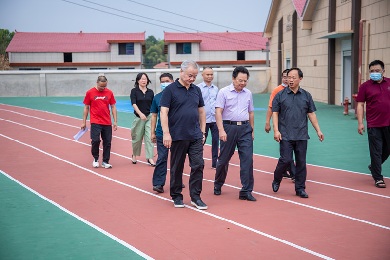 邵陽市華龍中學,邵陽中學教育,高中教育,師資雄厚,名優(yōu)教師